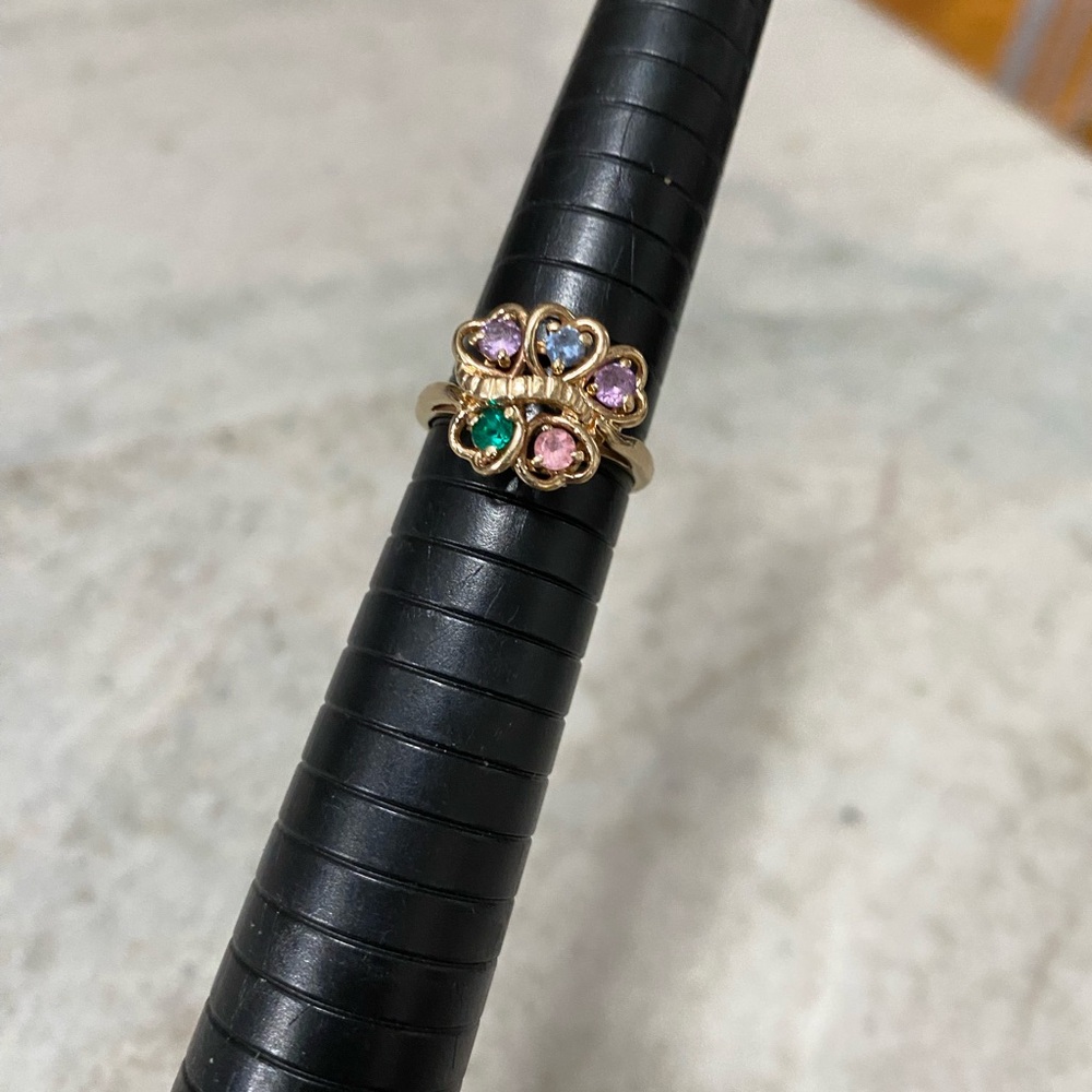 Vintage 14k Plumb Yellow Gold w/ Colorful Multi-Gem with heart accents Size 6.5